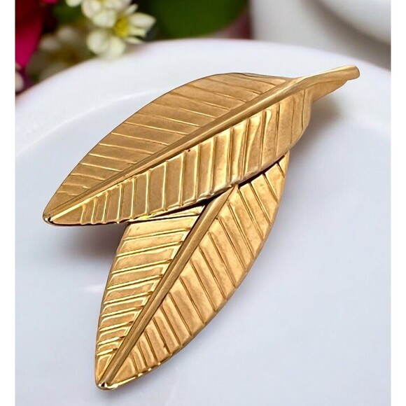 Vintage Pin Brooch Gold Leaf Design Figural Retro Costume Jewelry 13E - Picture 1 of 4